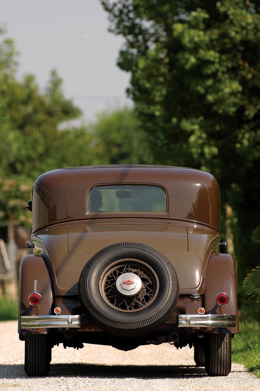  Lincoln Model KA 2-4-Passenger Coupe 1932 года  (фото 9 из 30)
